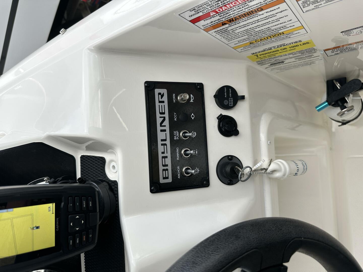 17ft Bayliner Yacht For Sale