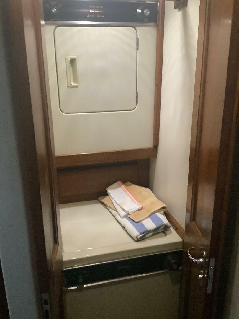 FOURTH QUARTER 50ft Viking Yacht For Sale