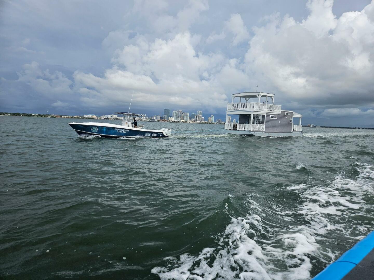 52ft Harbor Home Yacht For Sale