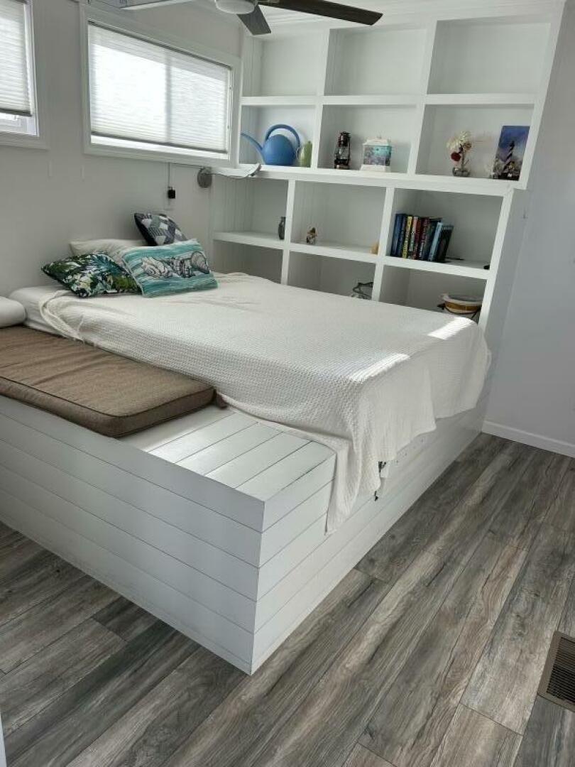 52ft Harbor Home Yacht For Sale