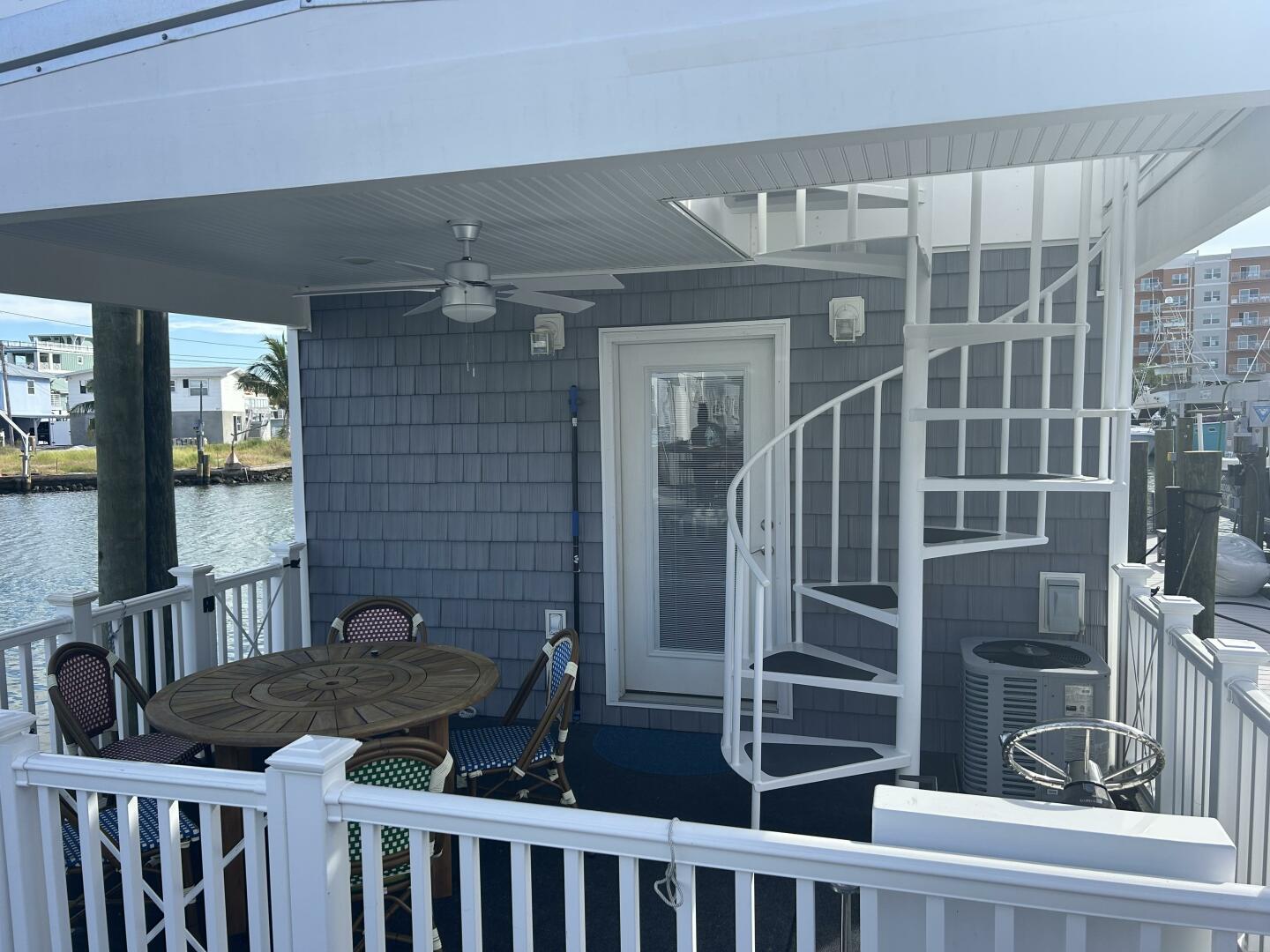 52ft Harbor Home Yacht For Sale