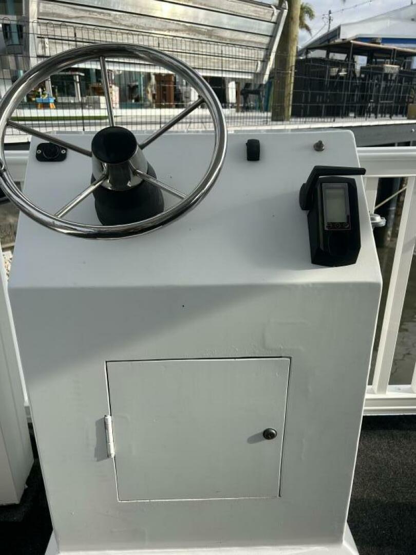 52ft Harbor Home Yacht For Sale