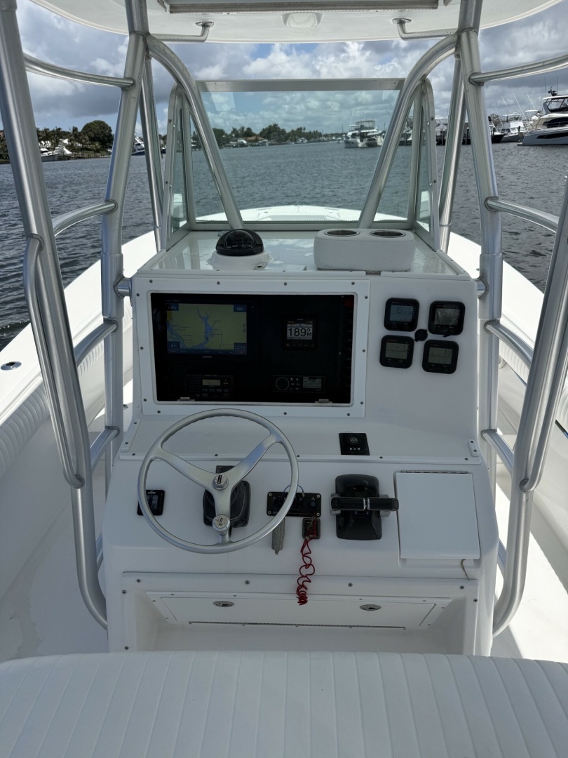 INVICTUS 32ft Regulator Yacht For Sale