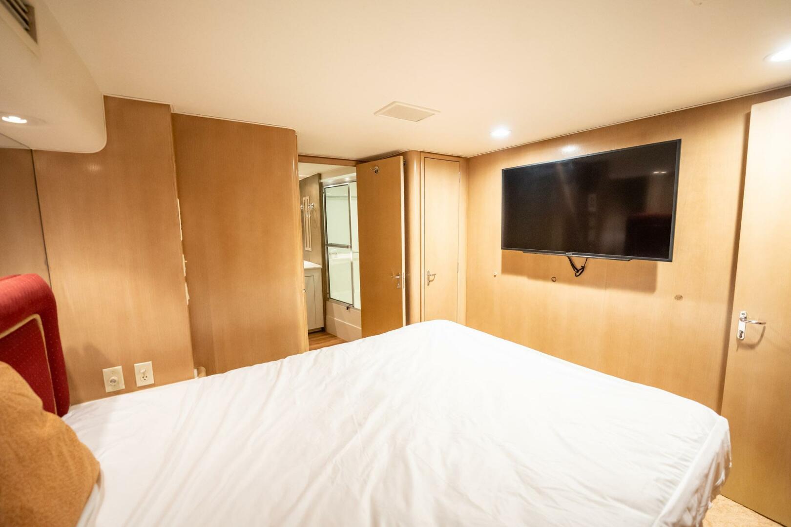 HATT S OFF 74ft Hatteras Yacht For Sale