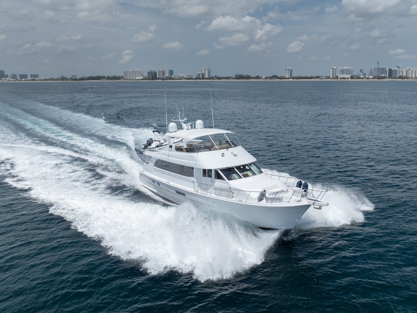 Hatteras 75 Sport Deck — Island Dancer - Photo 11