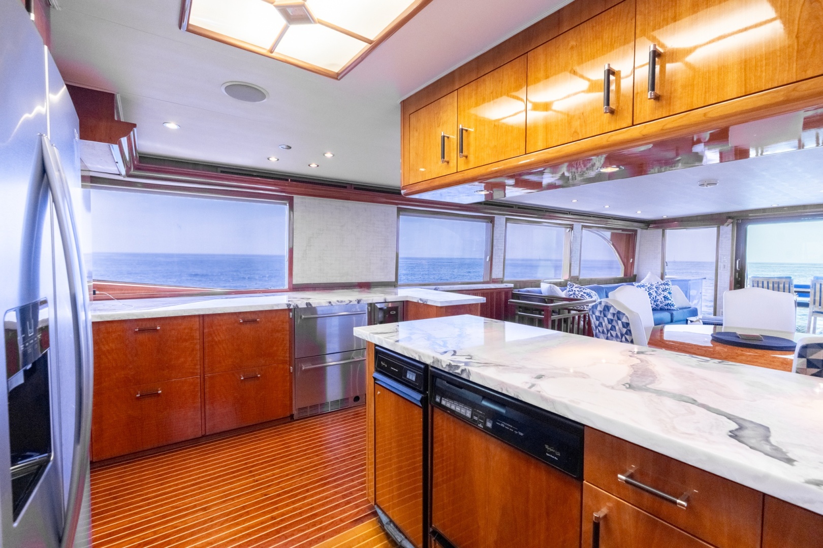 Hatteras 75 Sport Deck — Island Dancer - Photo 41