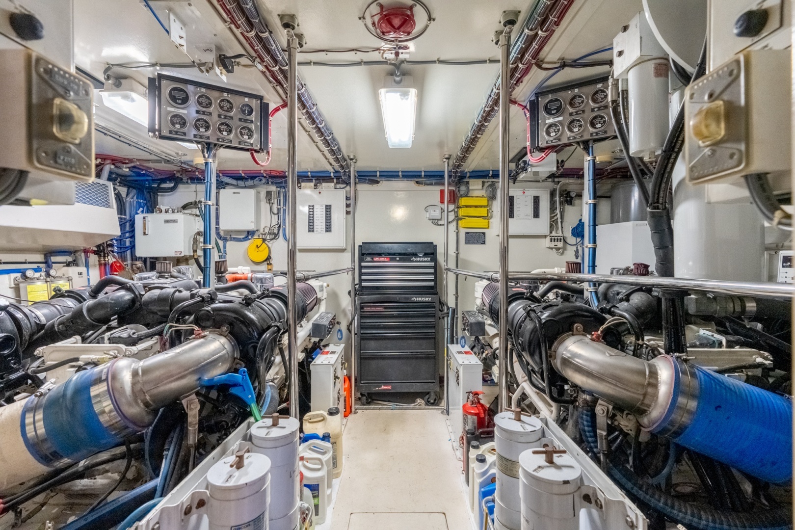 Hatteras 75 Sport Deck — Island Dancer - Photo 68