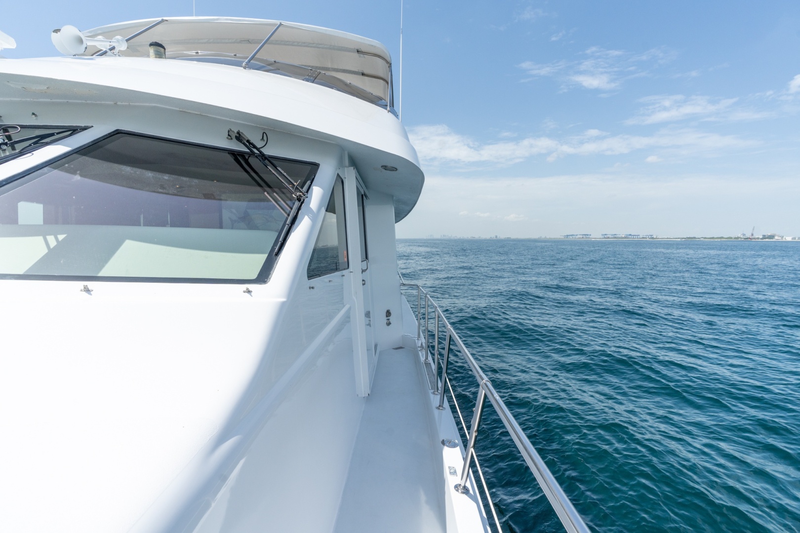 Hatteras 75 Sport Deck — Island Dancer - Photo 21