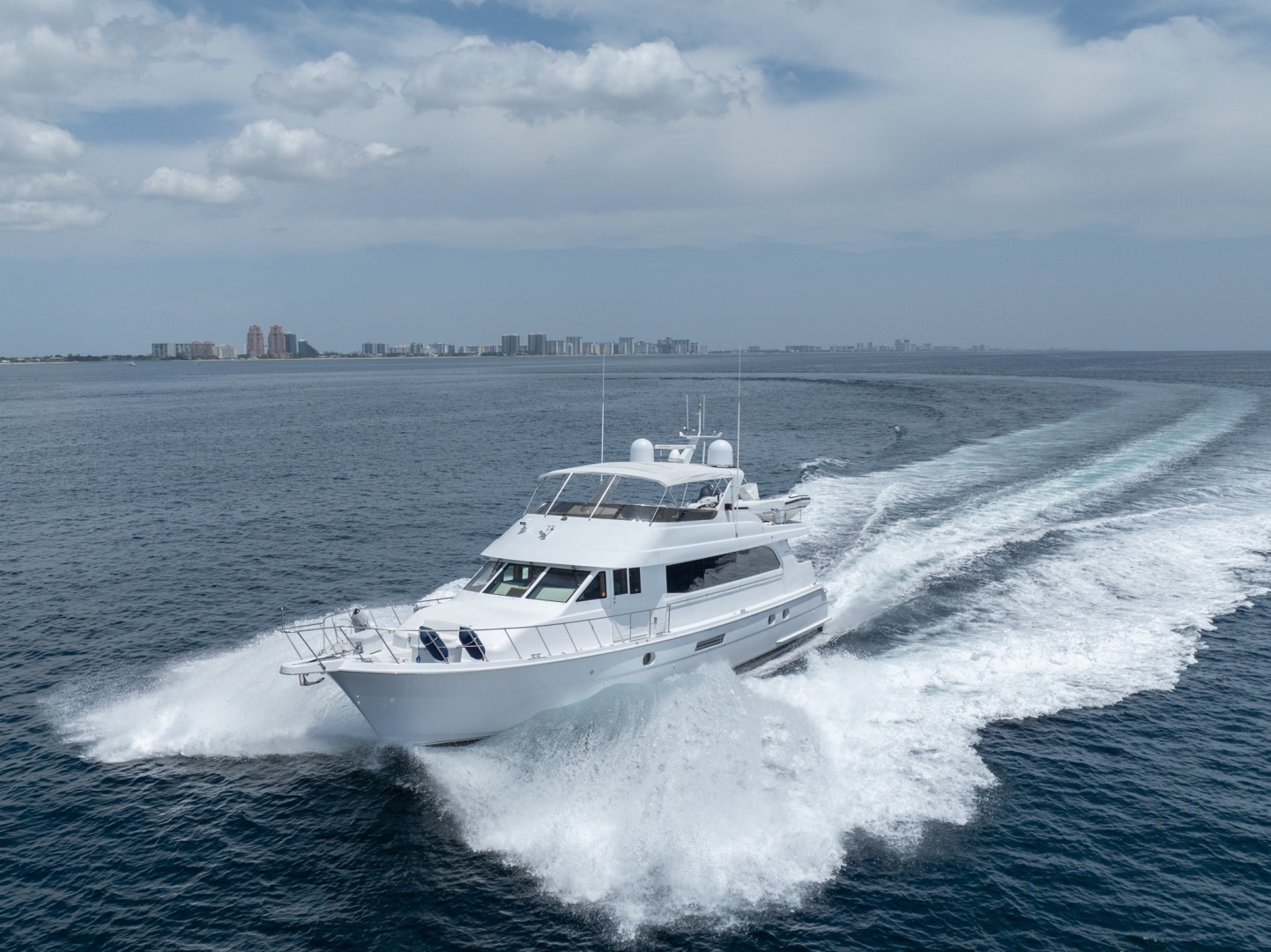 Hatteras 75 Sport Deck — Island Dancer - Photo 14