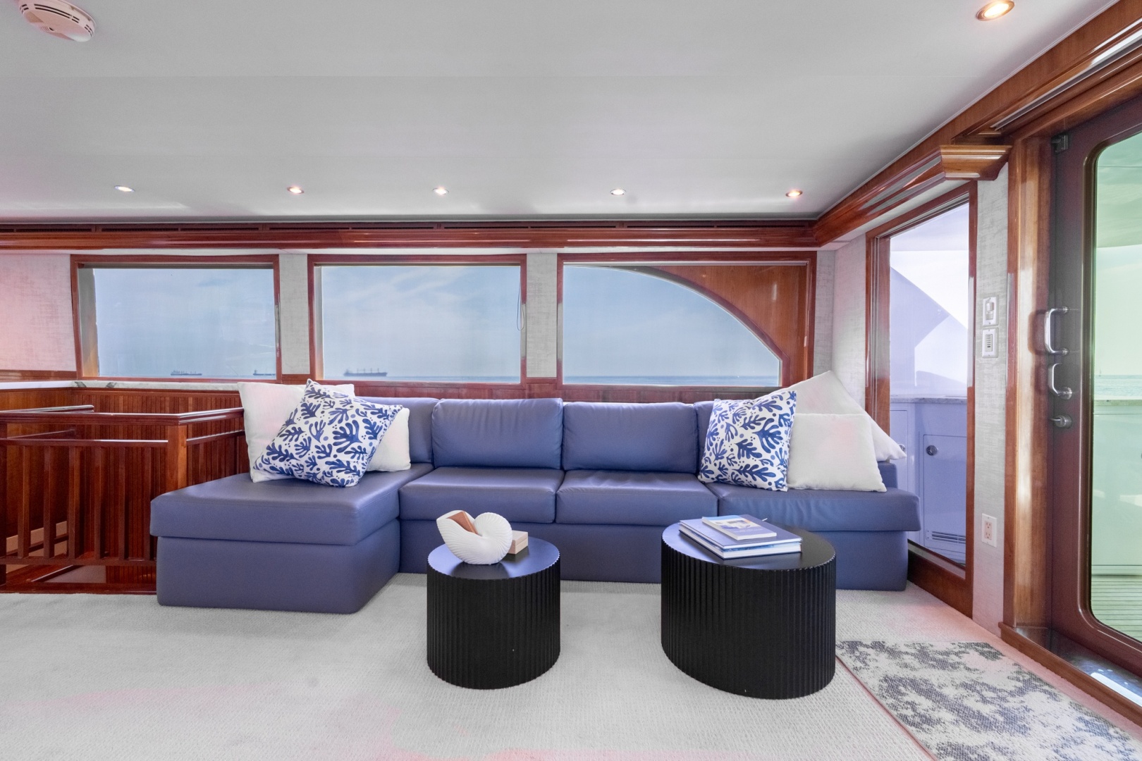 Hatteras 75 Sport Deck — Island Dancer - Photo 46