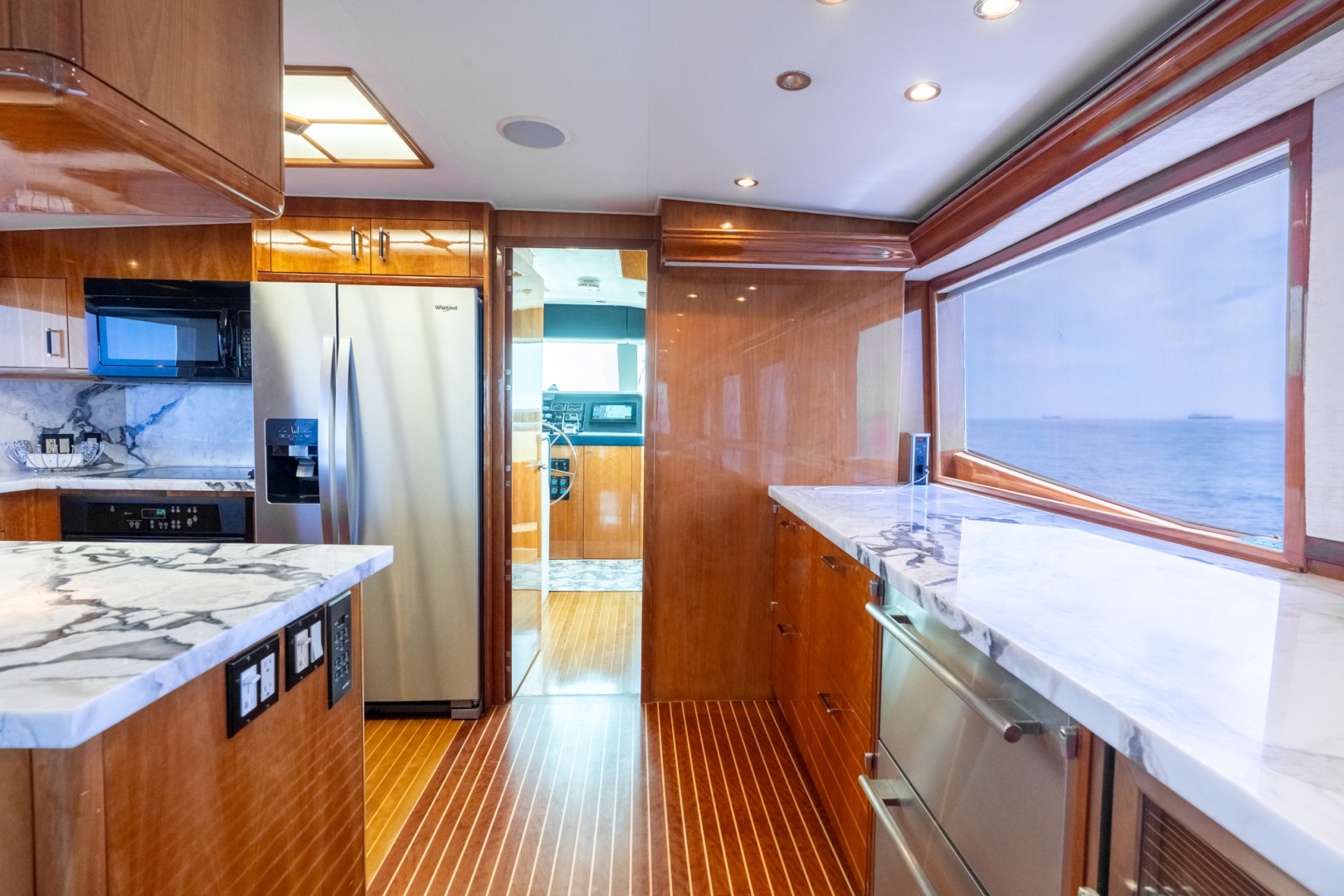 Hatteras 75 Sport Deck — Island Dancer - Photo 39