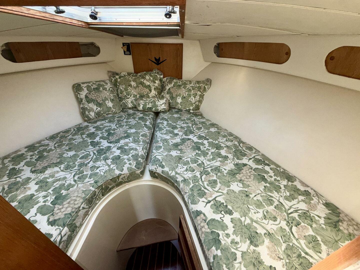 SINE QUA NON 33ft Bertram Yacht For Sale