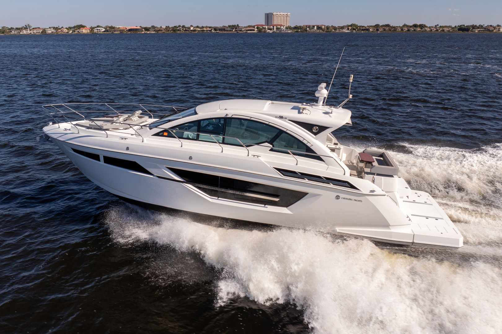 Cruisers Yachts 50 CANTIUS - Photo 2