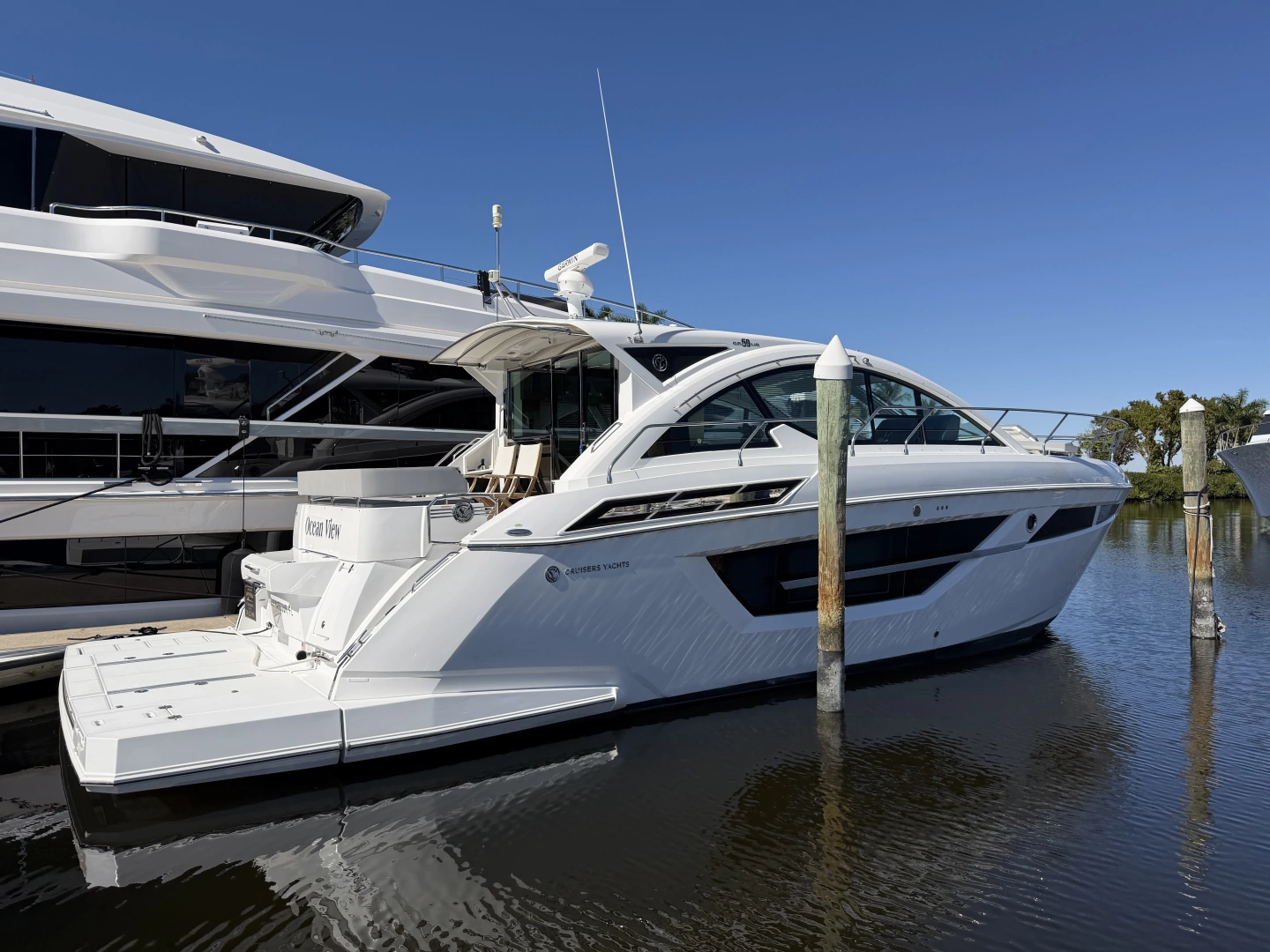 Cruisers Yachts 50 CANTIUS Yacht For Sale