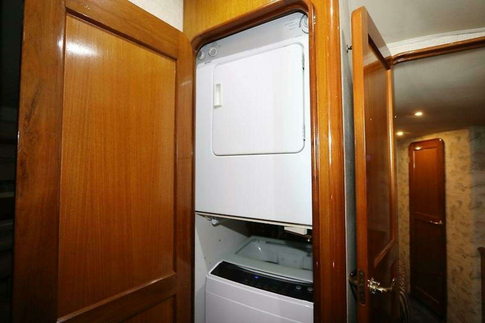 Ocean Yachts 52 SUPER SPORT Yacht For Sale