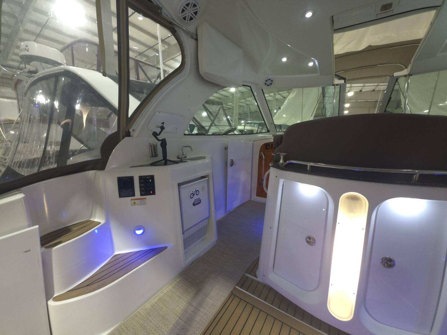 39ft Cruisers Yachts Yacht For Sale