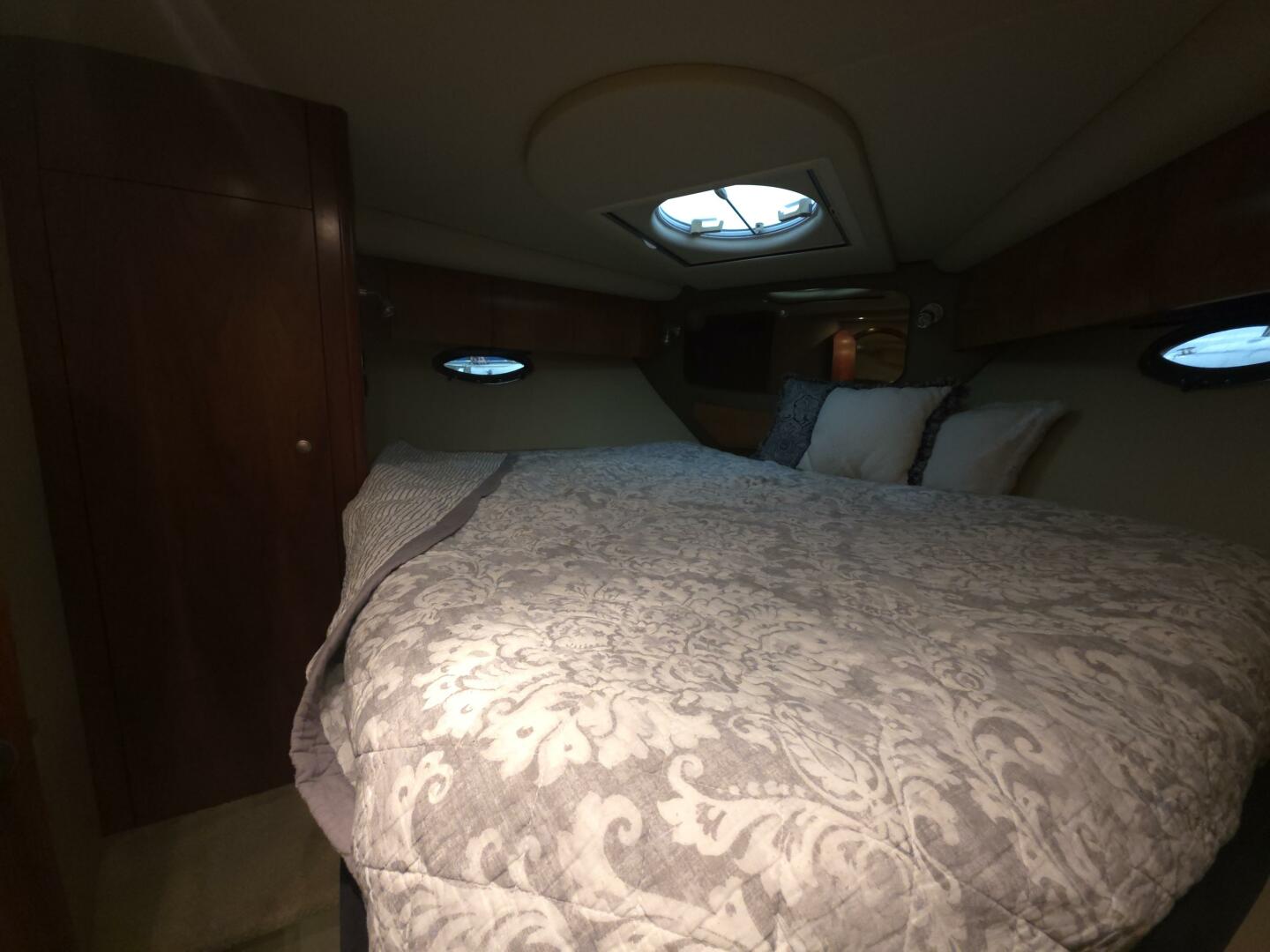 39ft Cruisers Yachts Yacht For Sale