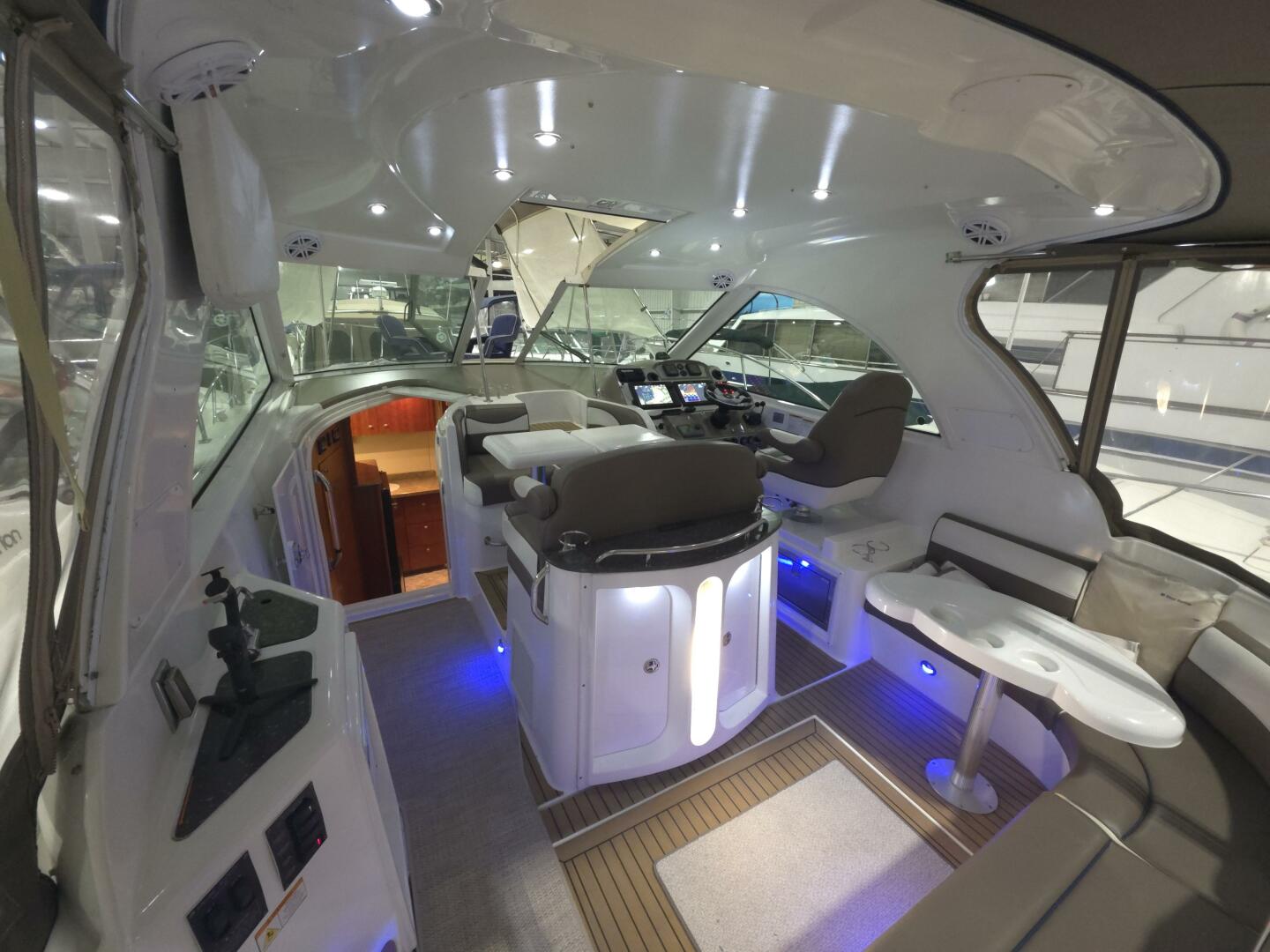 39ft Cruisers Yachts Yacht For Sale