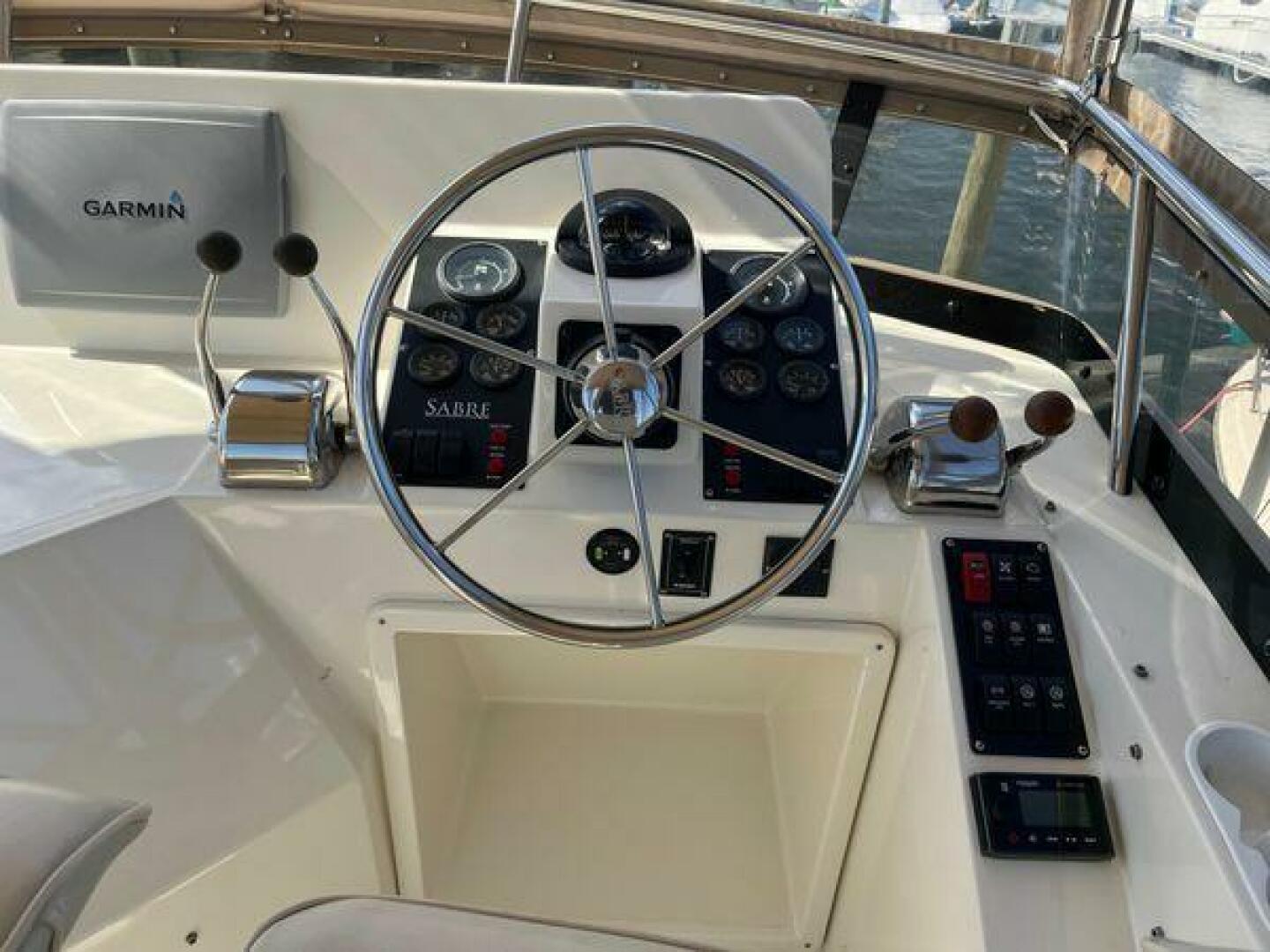 Glass Machine 36ft Sabreline Yacht For Sale