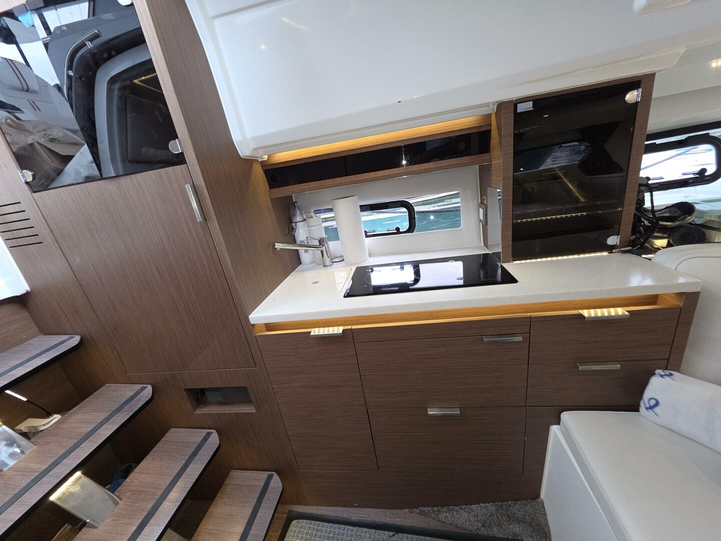 35ft Jeanneau Yacht For Sale 35ft Jeanneau Yacht For Sale