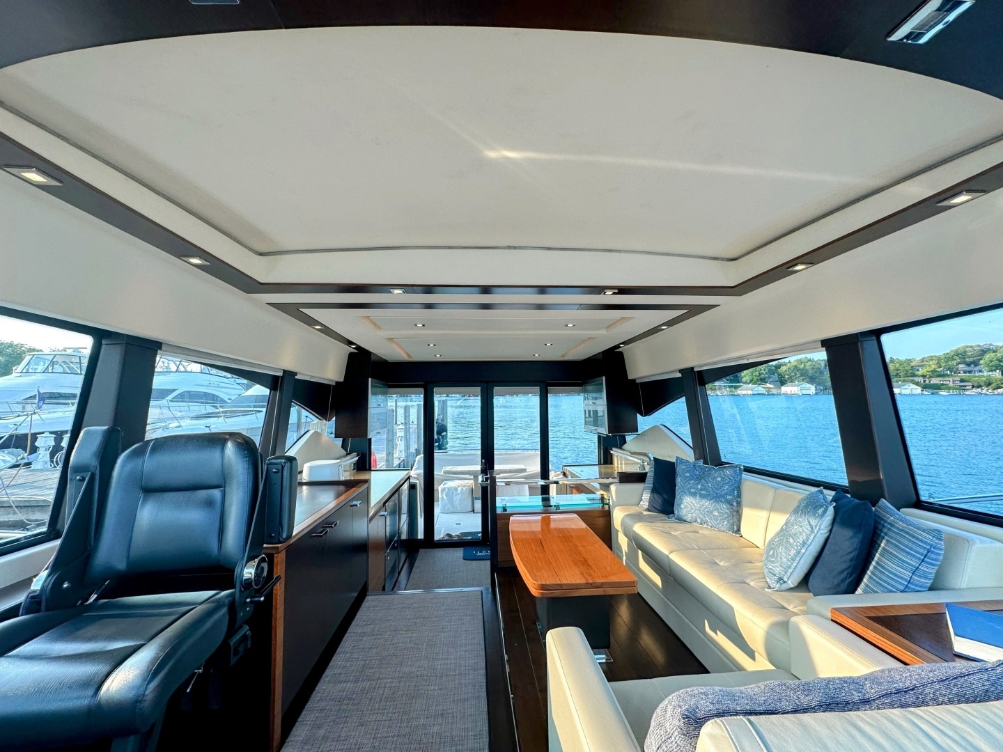 Tiara Yachts 50 Coupe Yacht For Sale