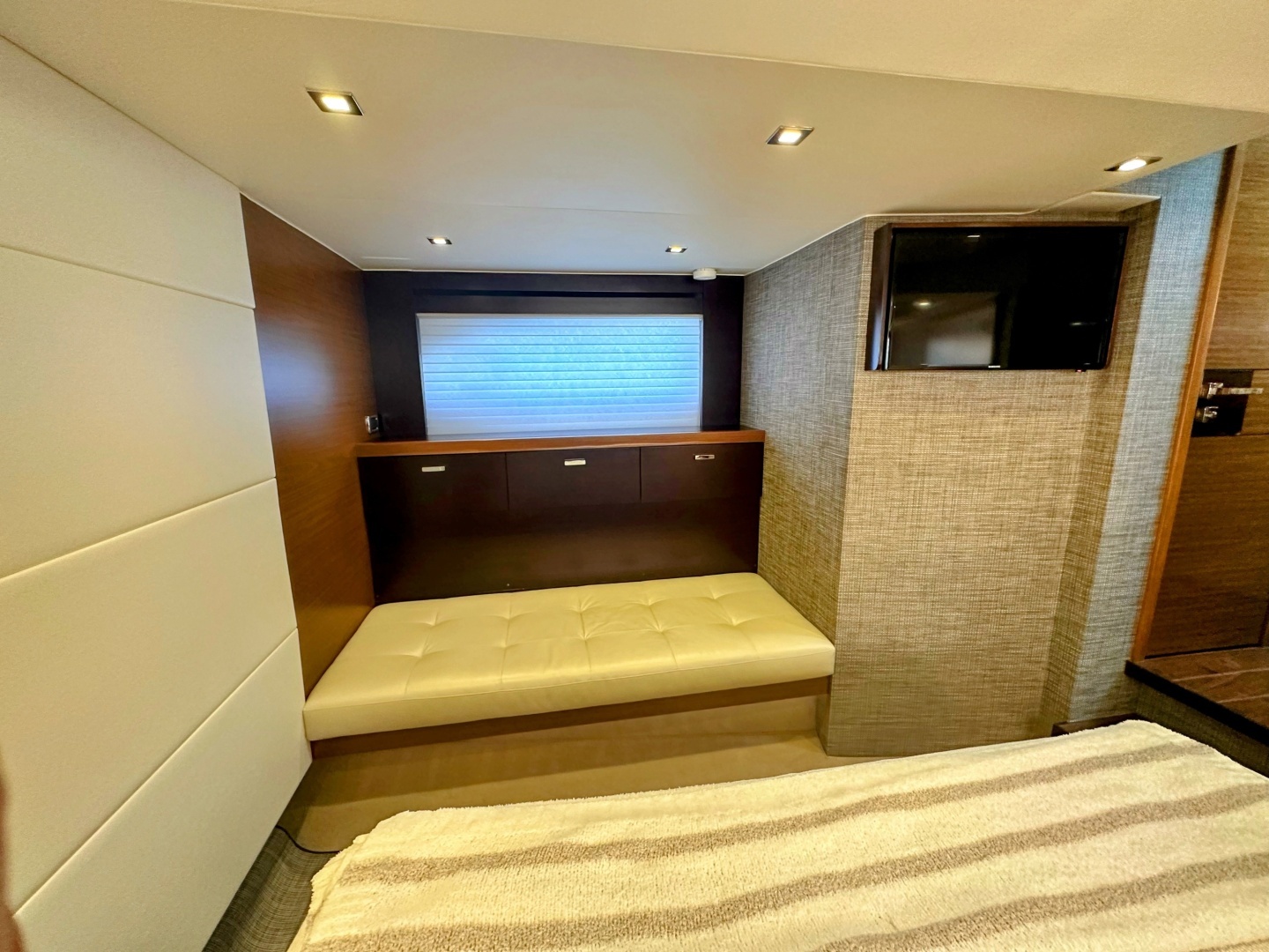 Tiara Yachts 50 Coupe Yacht For Sale