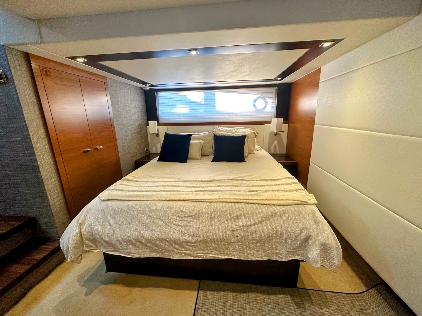 Tiara Yachts 50 Coupe Yacht For Sale