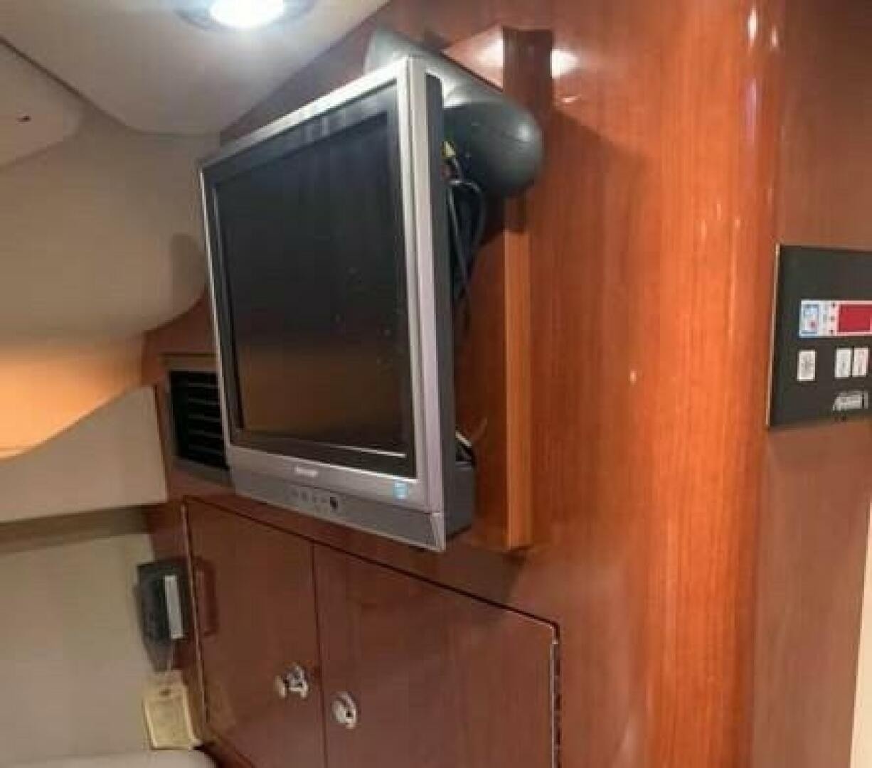 30ft Regal Yacht For Sale