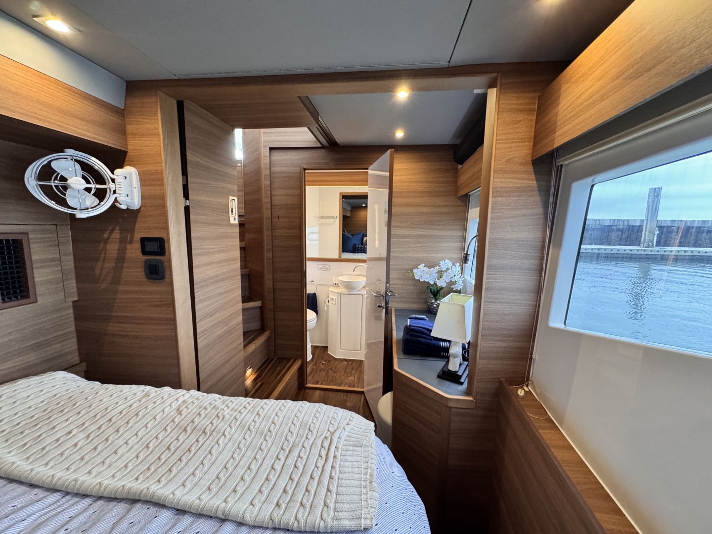 54ft Aquila Yacht For Sale