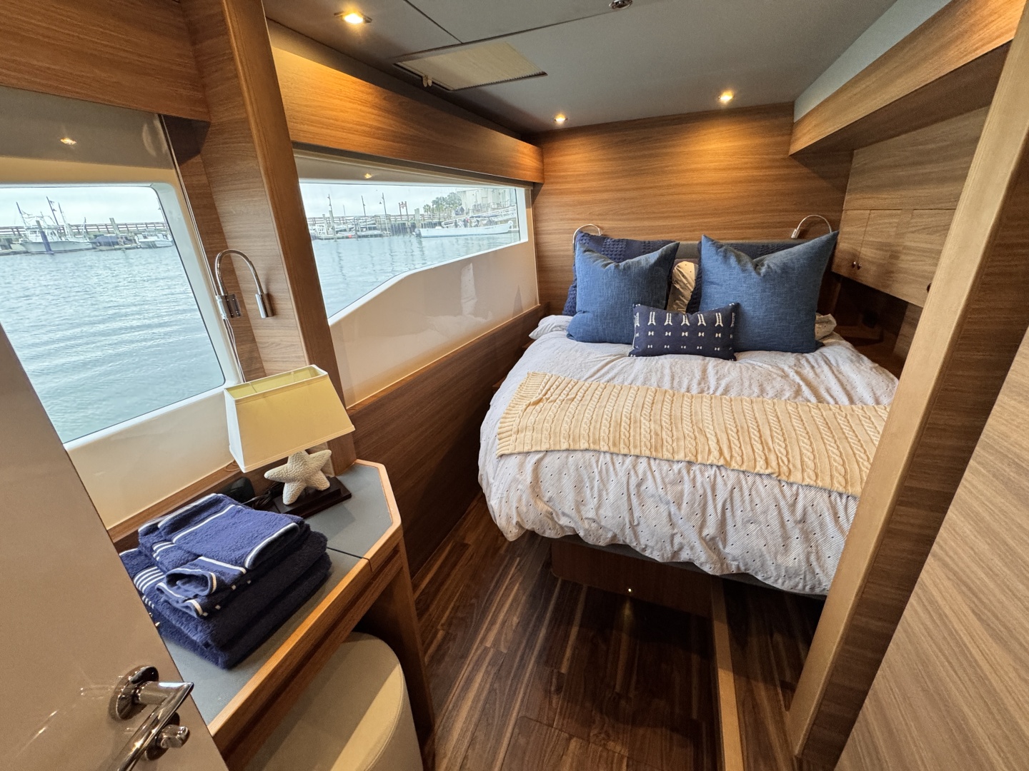 54ft Aquila Yacht For Sale