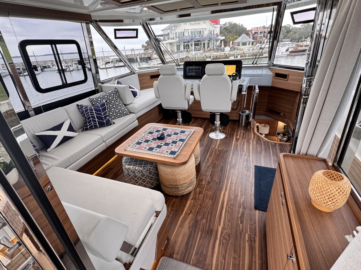 54ft Aquila Yacht For Sale