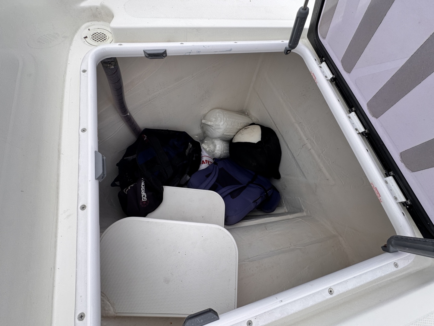 54ft Aquila Yacht For Sale