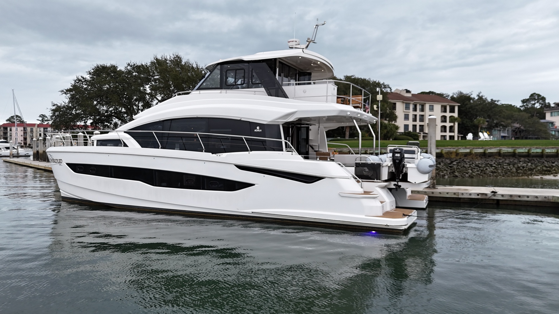 54ft Aquila Yacht For Sale