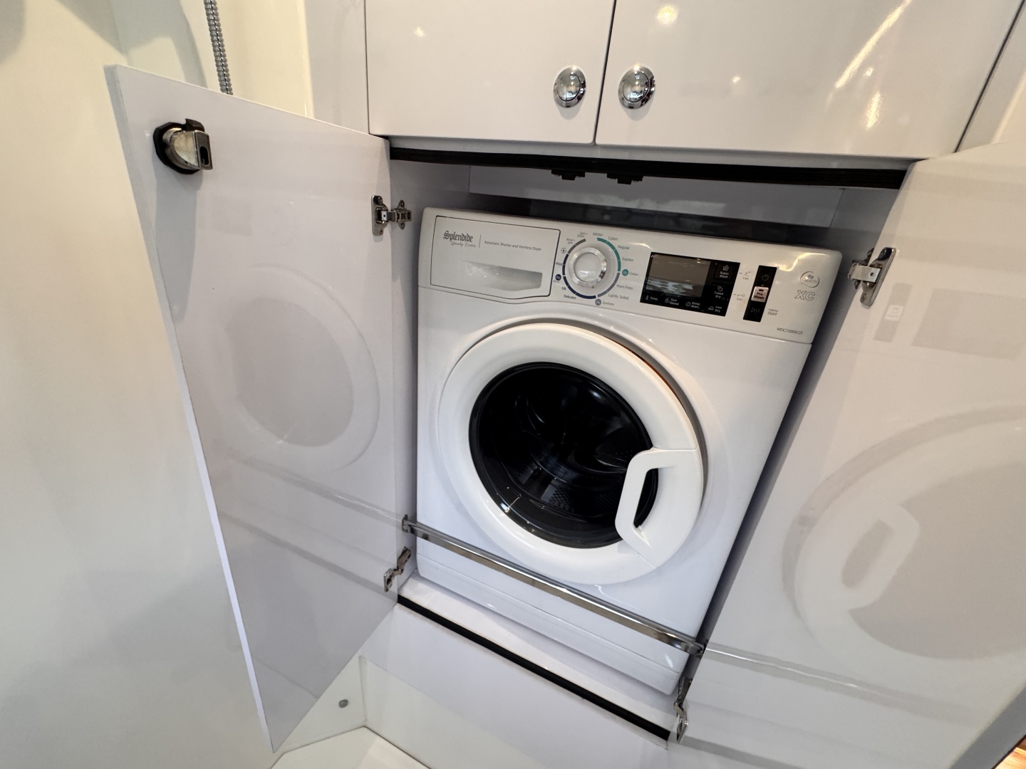 54ft Aquila Yacht For Sale