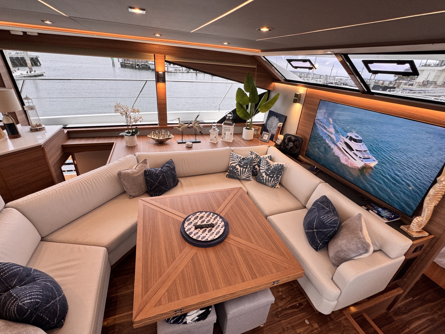 54ft Aquila Yacht For Sale