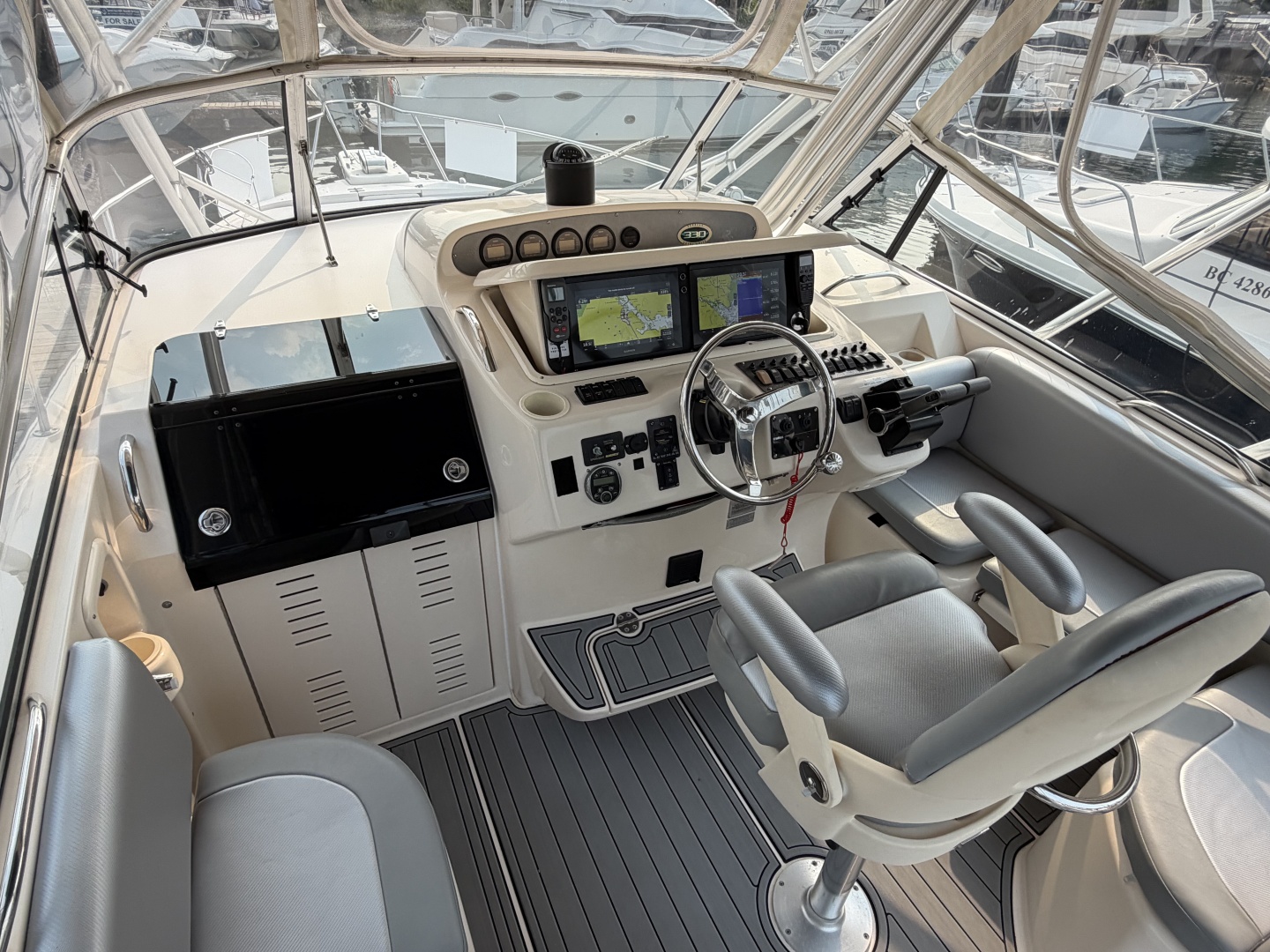 2004 Grady White Express 330 33ft Grady White Yacht For Sale
