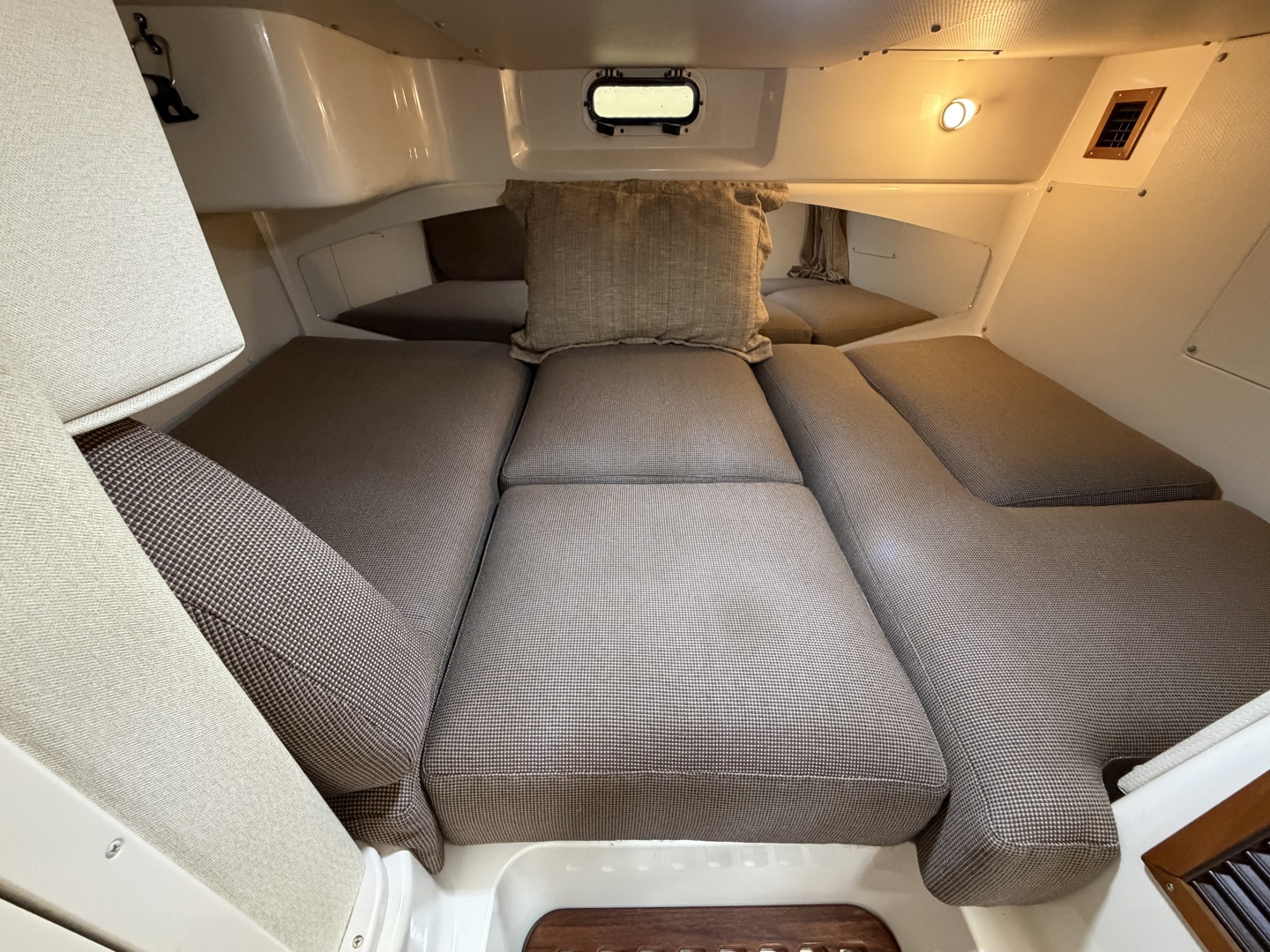 2004 Grady White Express 330 33ft Grady White Yacht For Sale