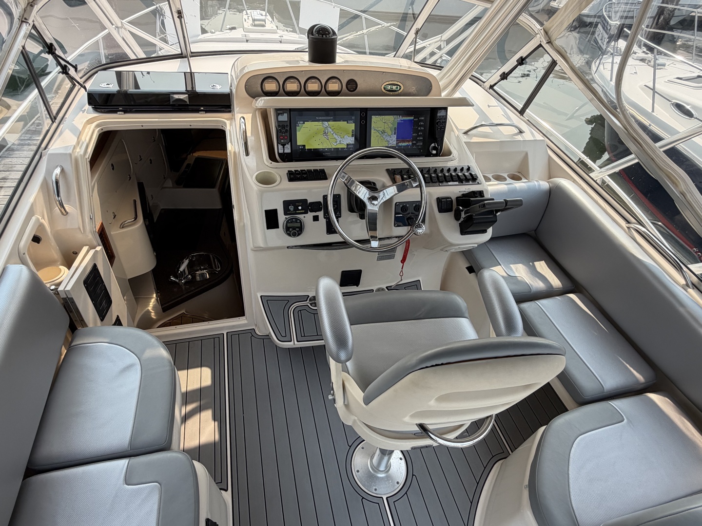 2004 Grady White Express 330 33ft Grady White Yacht For Sale