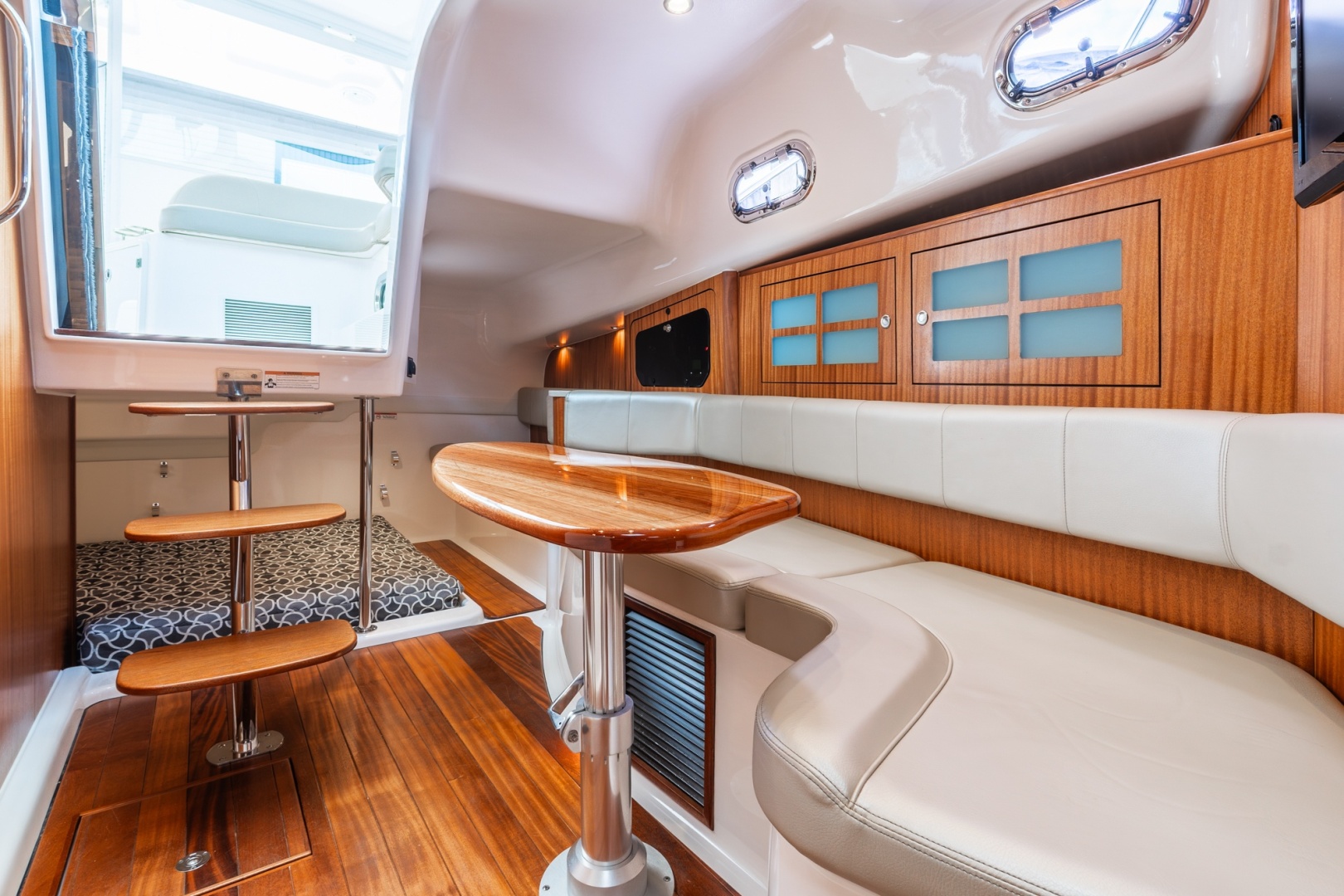 38ft Pursuit Yacht For Sale 38ft Pursuit Yacht For Sale