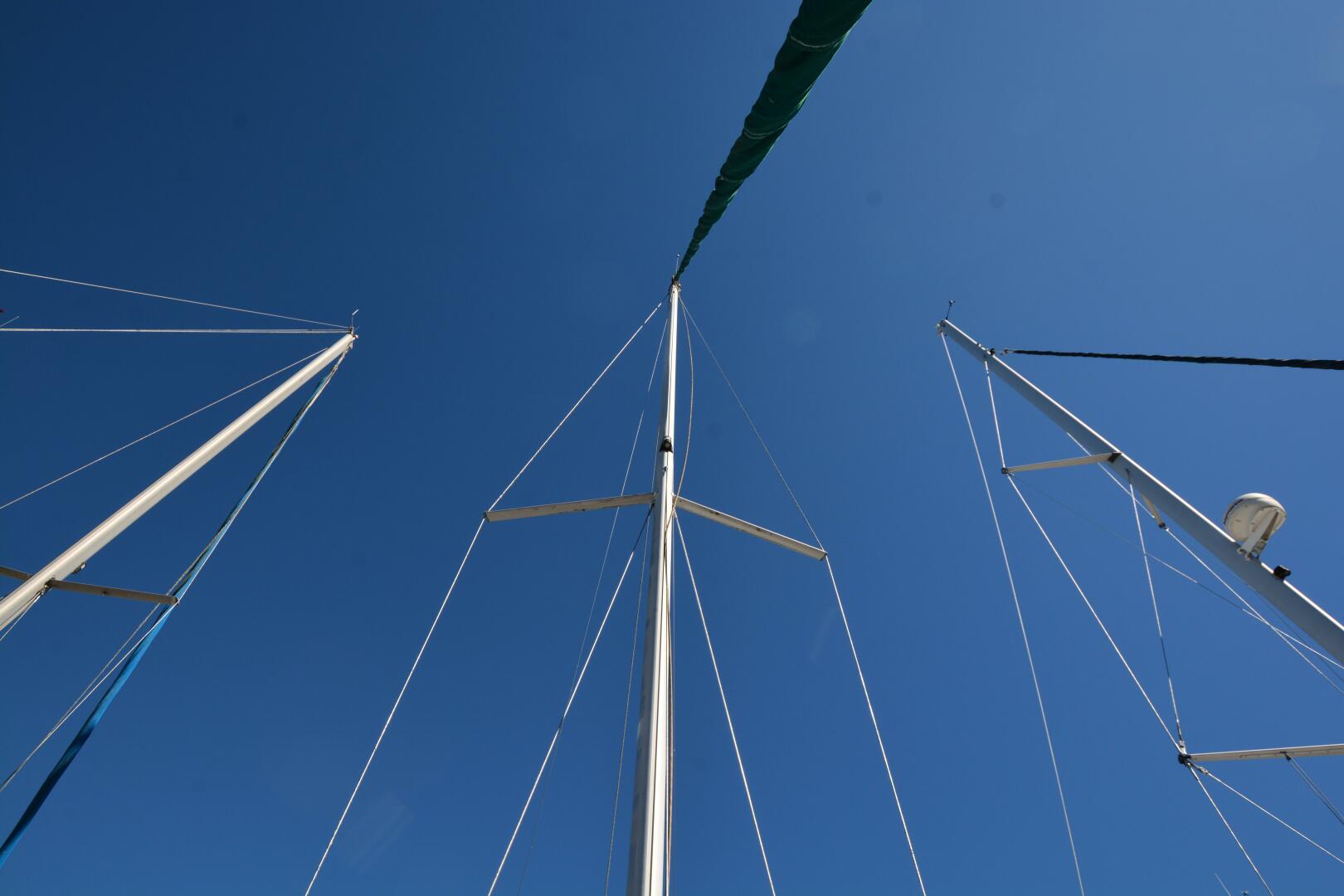 Heals Easily Too 33ft Beneteau Yacht For Sale