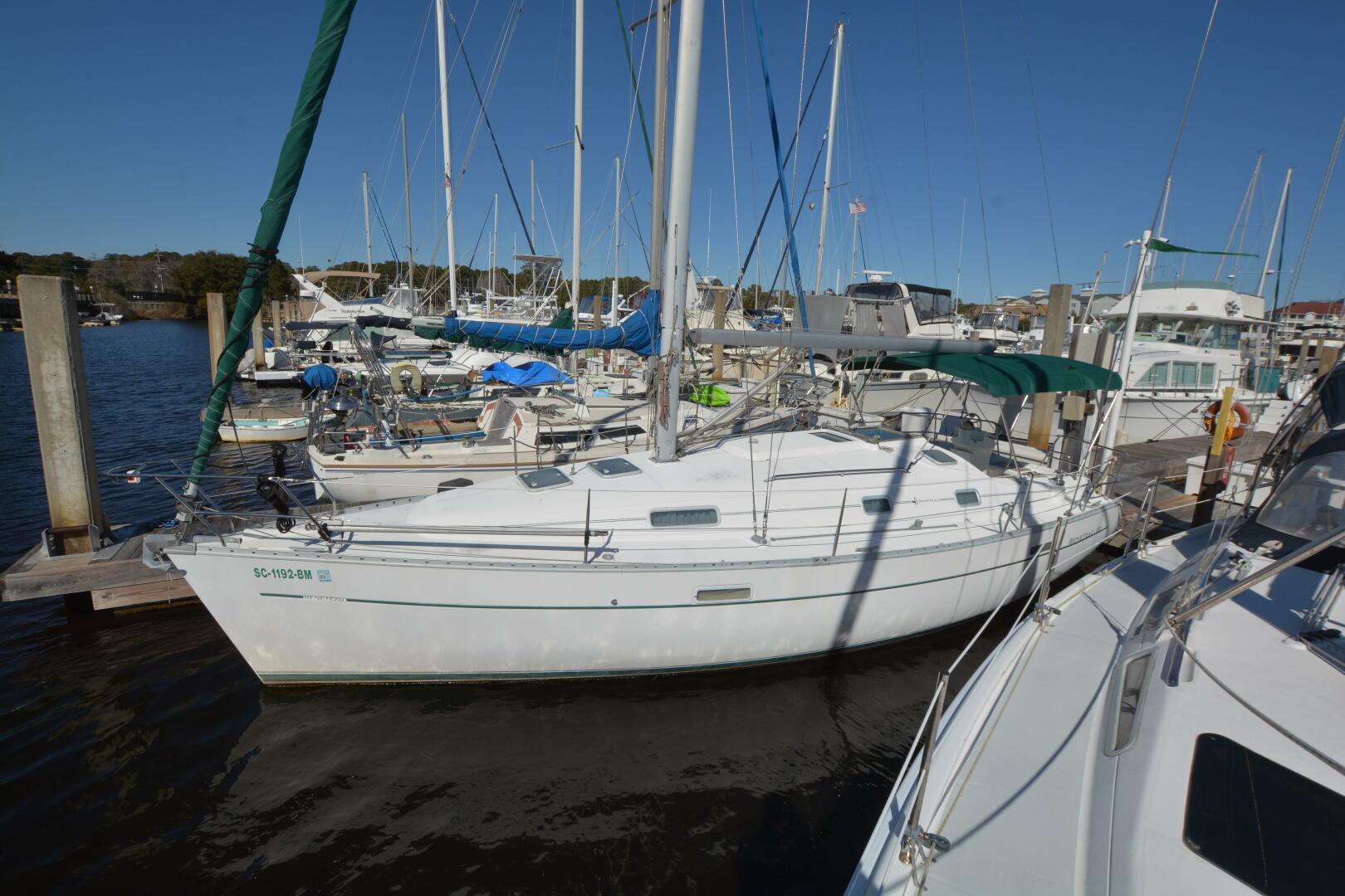 Heals Easily Too 33ft Beneteau Yacht For Sale