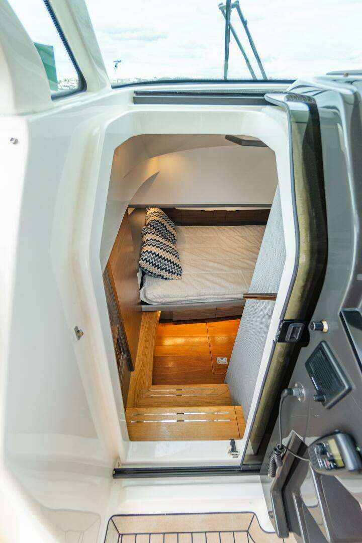 Tiara Sport 38 LS Yacht For Sale