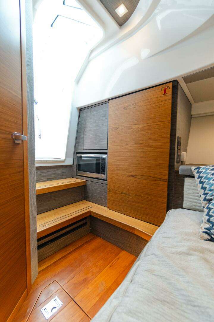 Tiara Sport 38 LS Yacht For Sale