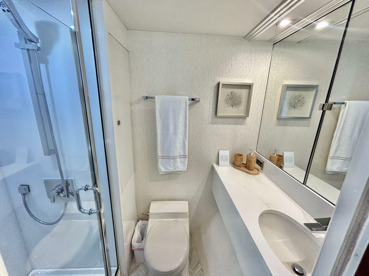 Serendipity 94ft Lazzara Yachts Yacht For Sale Serendipity 94ft Lazzara Yachts Yacht For Sale