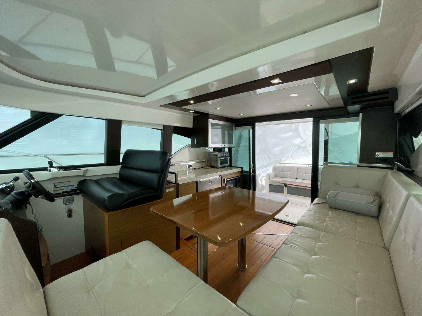 Tiara Yachts C44 Coupe Yacht For Sale