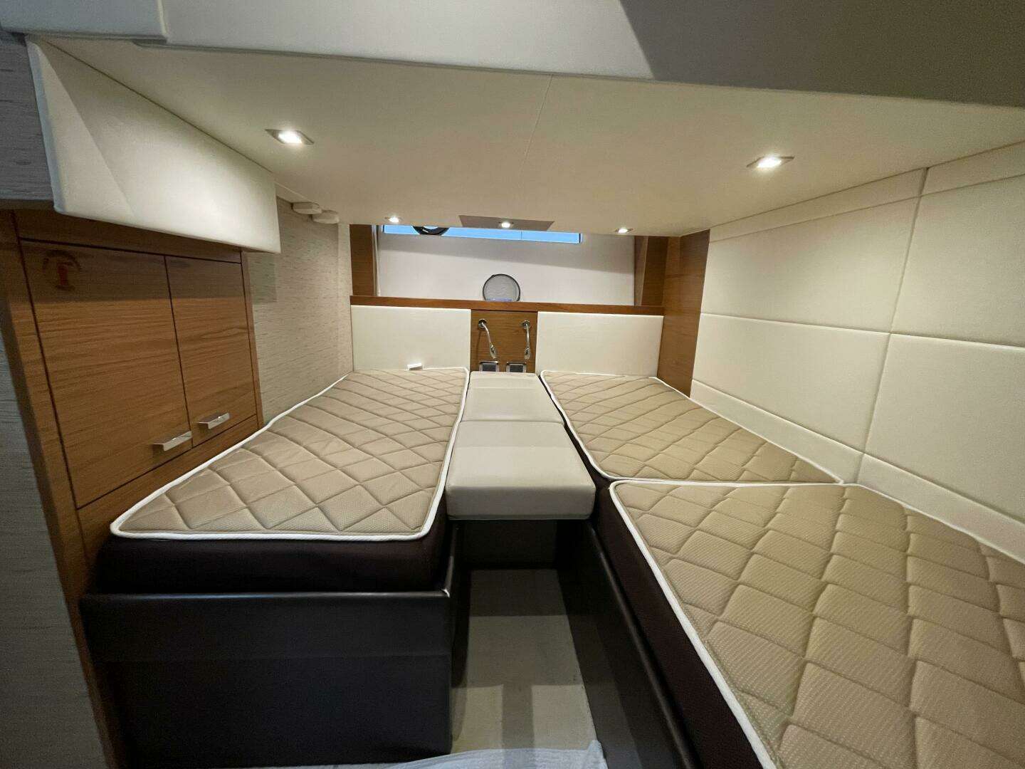 Tiara Yachts C44 Coupe Yacht For Sale