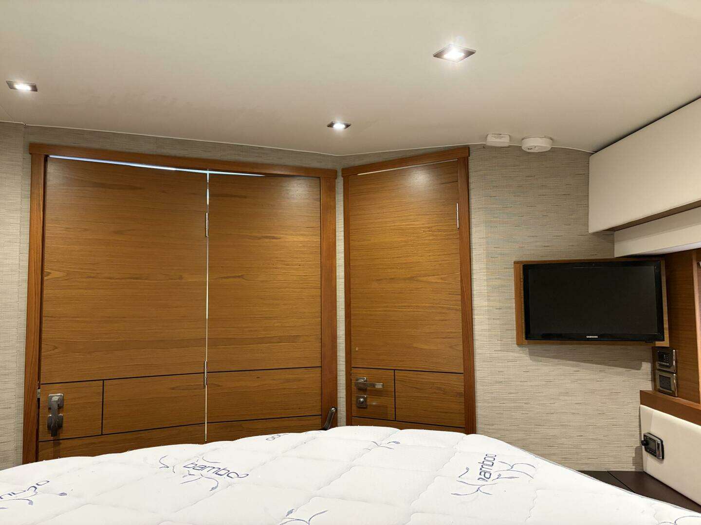 Tiara Yachts C44 Coupe Yacht For Sale