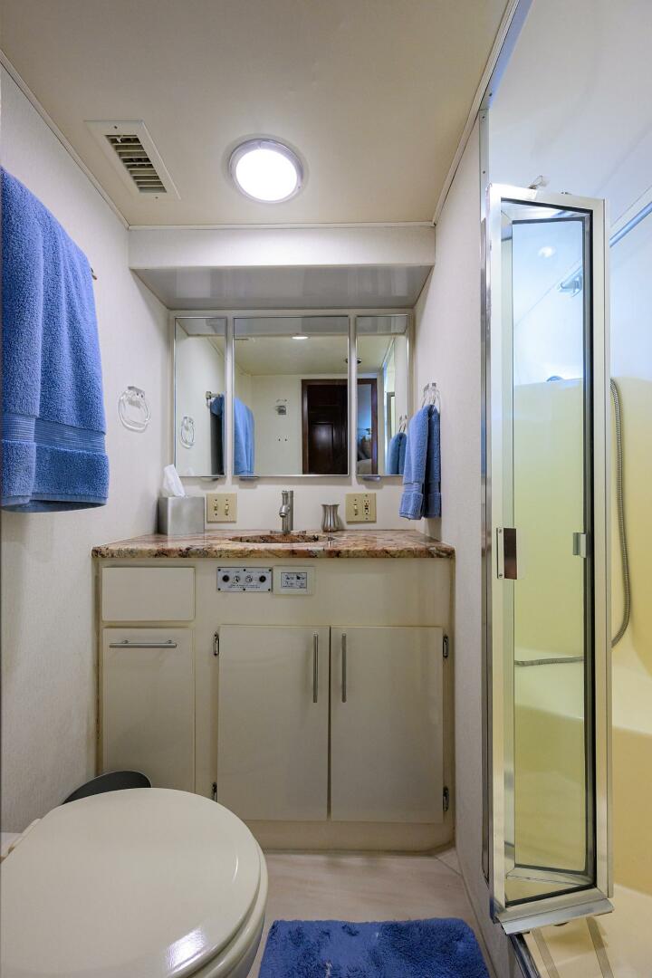 FOREVER YOUNG 78ft Hatteras Yacht For Sale