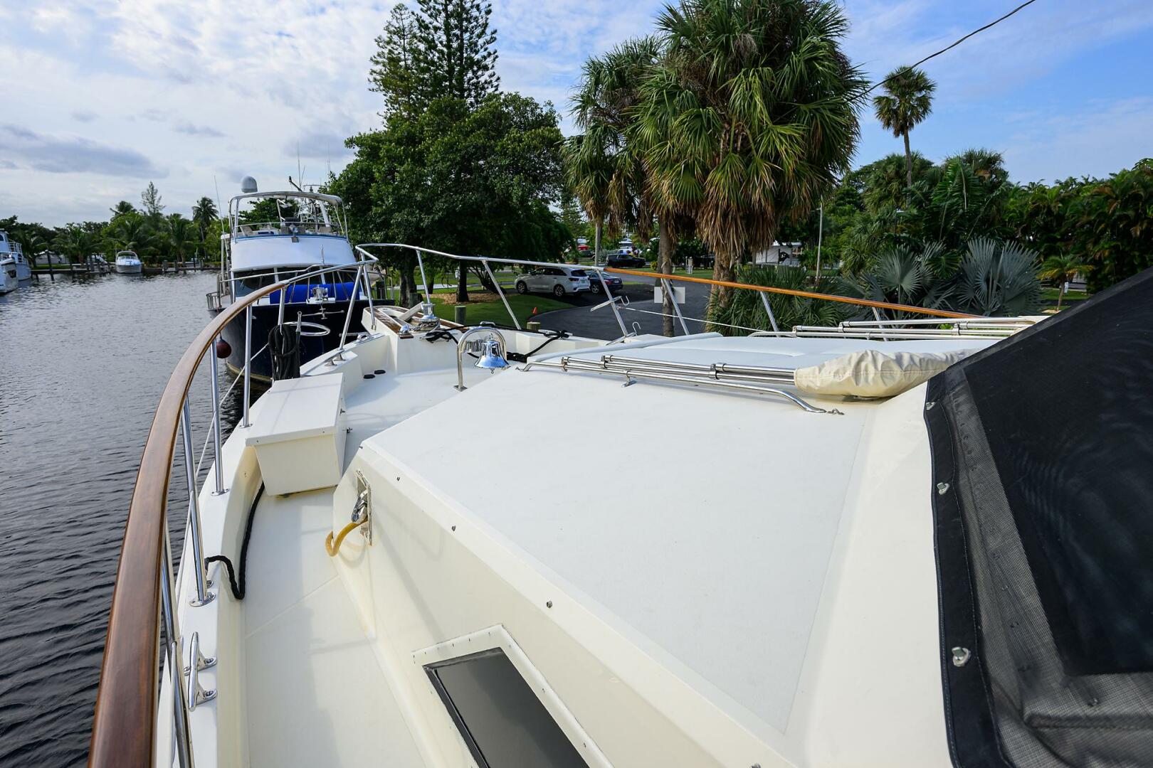 FOREVER YOUNG 78ft Hatteras Yacht For Sale
