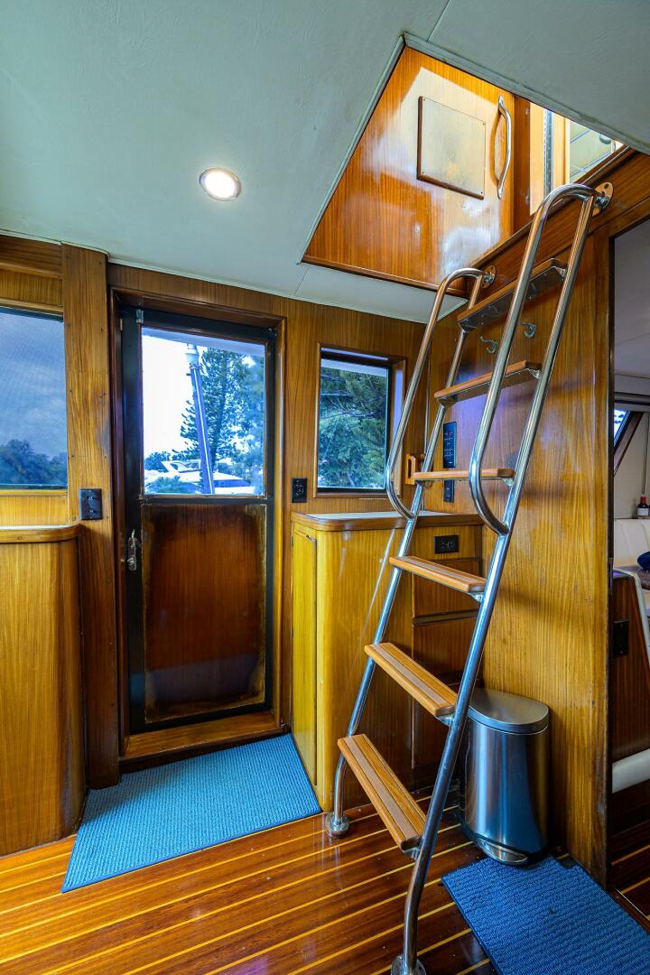 FOREVER YOUNG 78ft Hatteras Yacht For Sale